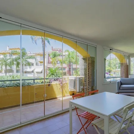 Cubo's Conde Rudi Pool&parking Appartement *