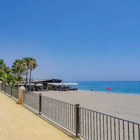 Cubo's Conde Rudi Pool&parking