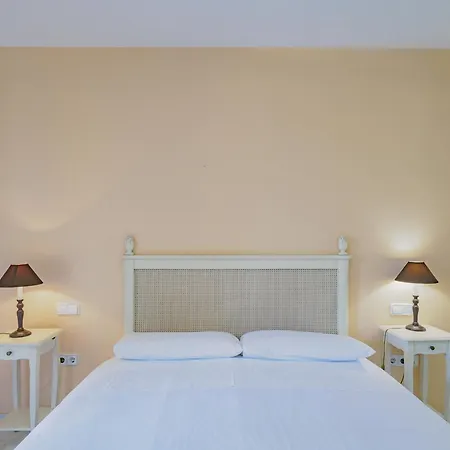 Cubo's Conde Rudi Pool&parking Μαρμπέλλα