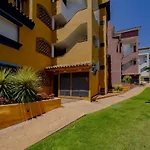 Cubo's Conde Rudi Pool&parking Apartment *
