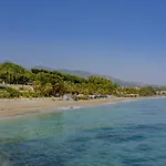 Cubo's Conde Rudi Pool&parking Marbella