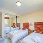 Cubo's Conde Rudi Pool&parking Marbella