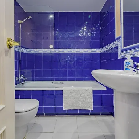 Cubo's Conde Rudi Pool&parking 아파트