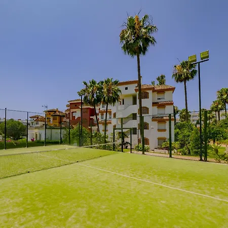 Cubo's Conde Rudi Pool&parking